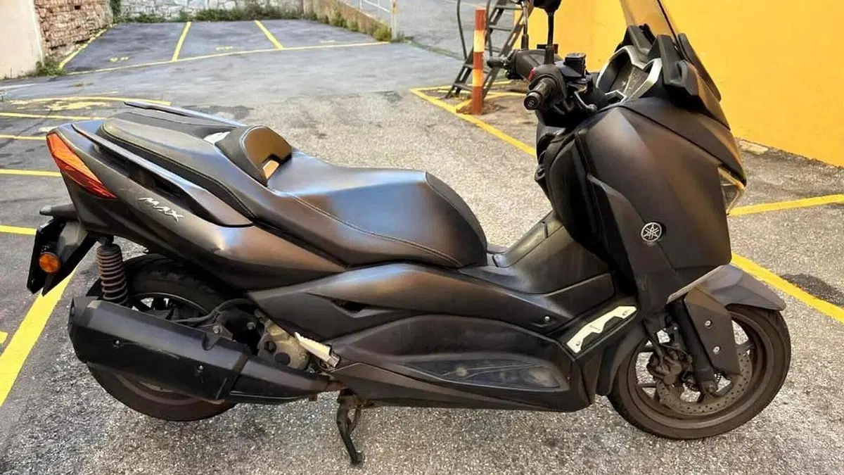 Yamaha X-Max 300 Roma Ed. MMXX (2020)  (3)