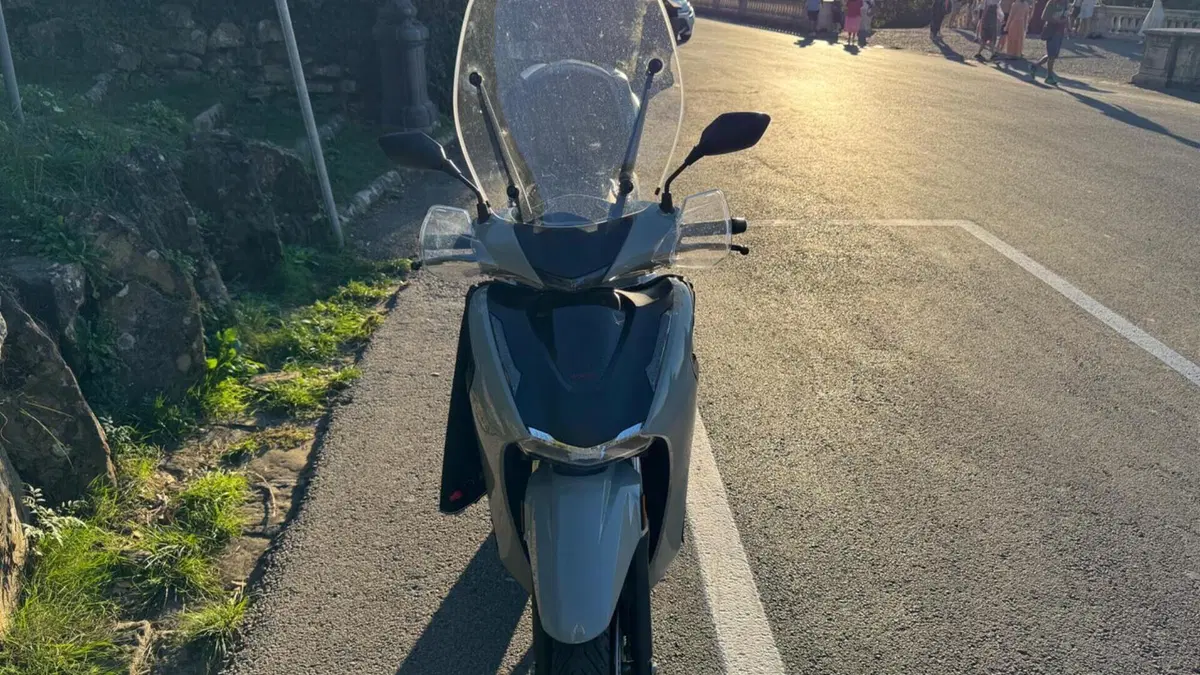 Honda SH 350i Sport (2025 - 26)  (2)