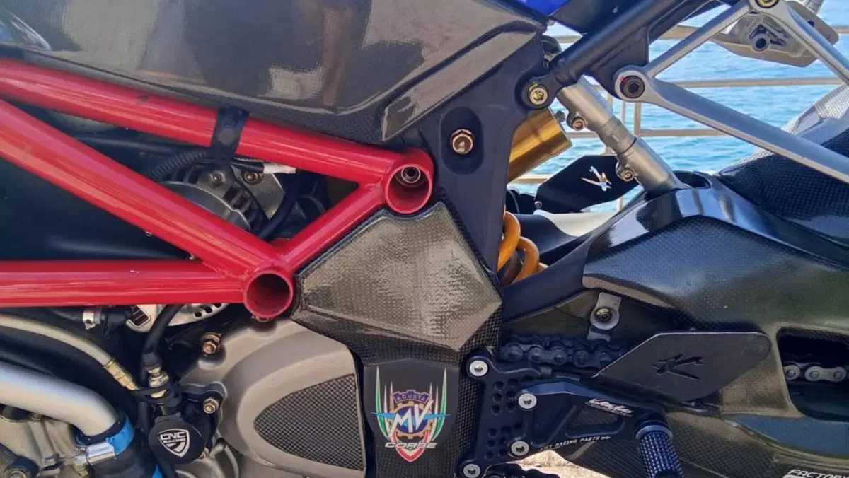 MV Agusta Brutale 910 S (2005 - 11)  (16)