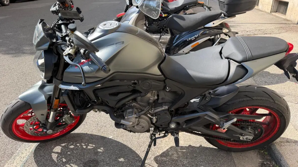 Ducati Monster 937 + (2021 - 25)  (5)