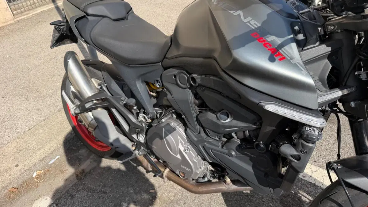 Ducati Monster 937 + (2021 - 25)  (6)