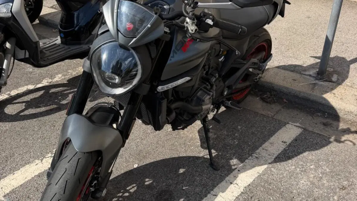 Ducati Monster 937 + (2021 - 25)  (8)