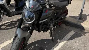 Ducati Monster 937 + (2021 - 25)  (8)