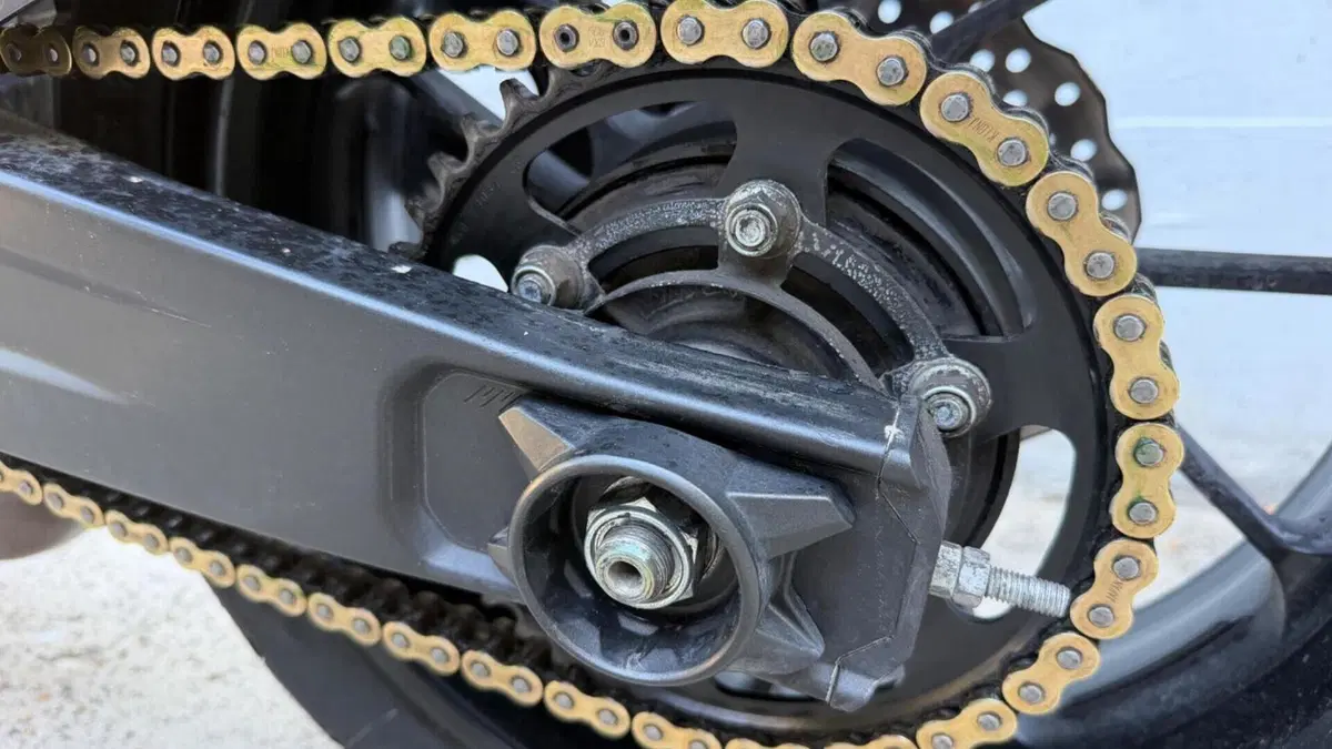 Yamaha XSR 700 ABS 60th Anniversary (2016 - 18)  (8)