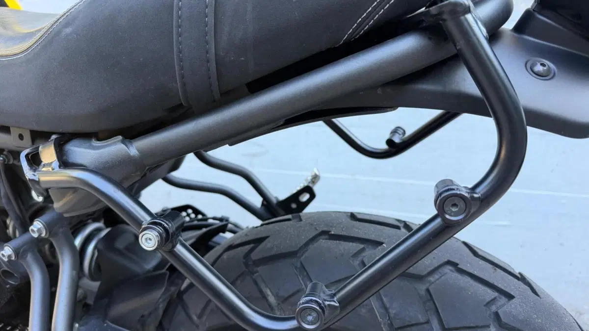 Yamaha XSR 700 ABS 60th Anniversary (2016 - 18)  (11)