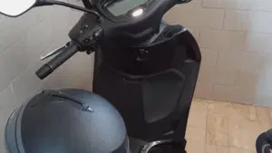 Piaggio Beverly 400 (2025 - 26)  (2)