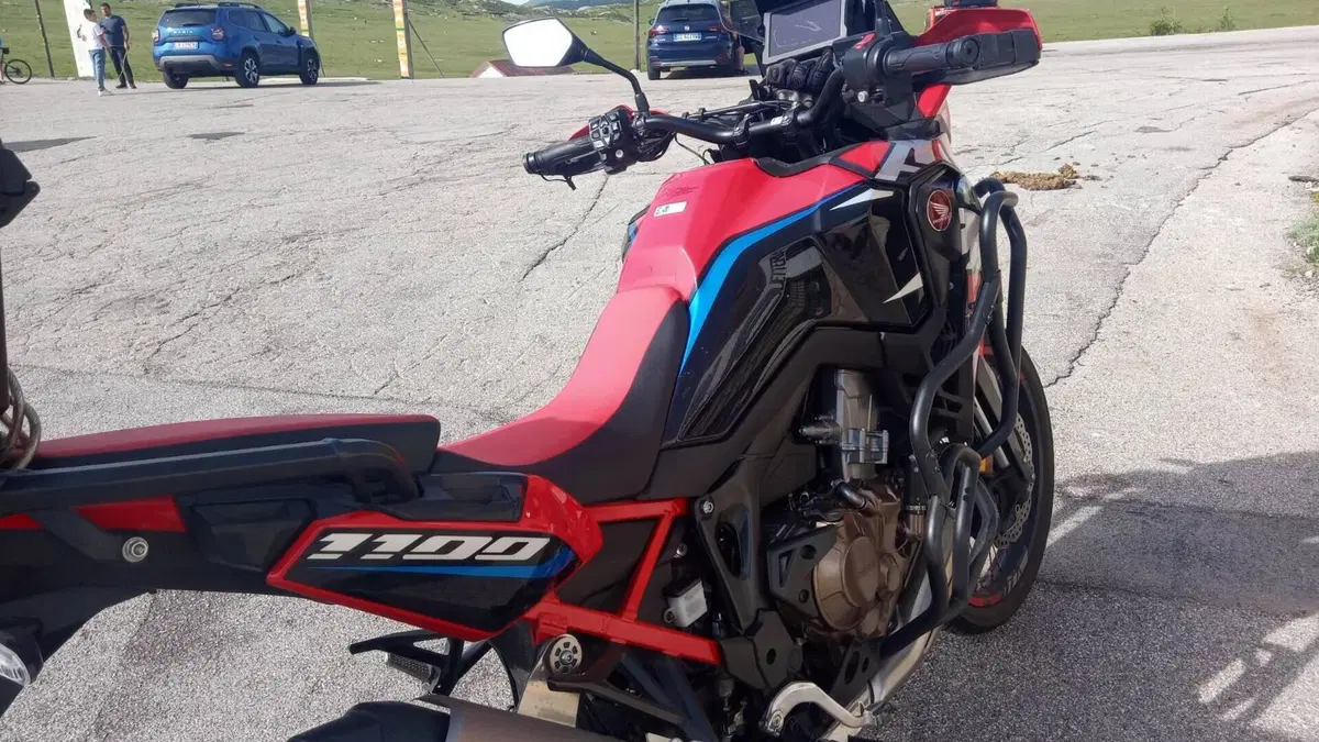 Honda Africa Twin CRF 1100L (2022 - 23)  (4)