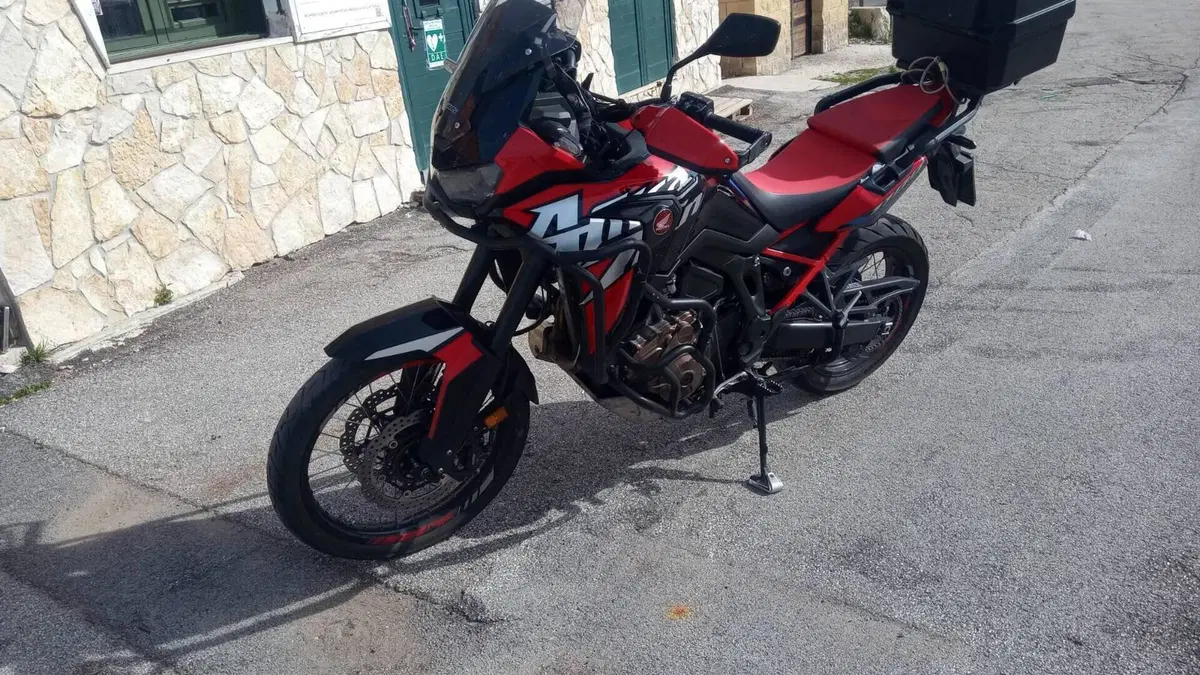 Honda Africa Twin CRF 1100L (2022 - 23)  (6)