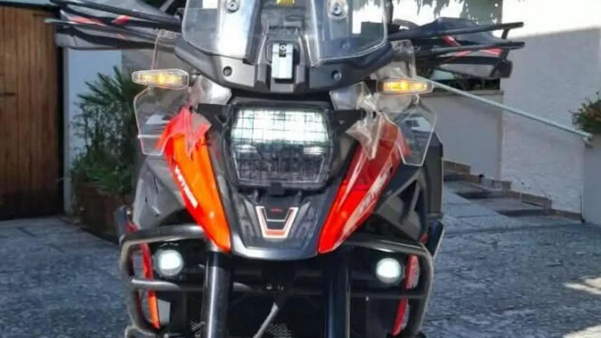 Suzuki V-Strom 1050XT (2020 - 23)  (2)
