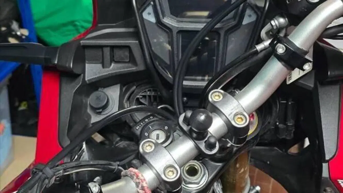 Honda Africa Twin CRF 1000L ABS (2016 - 17)  (13)