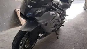Kawasaki Ninja 600 ZX-6R (2000 - 02) 