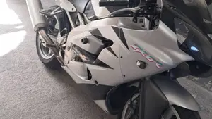 Kawasaki Ninja 600 ZX-6R (2000 - 02)  (2)