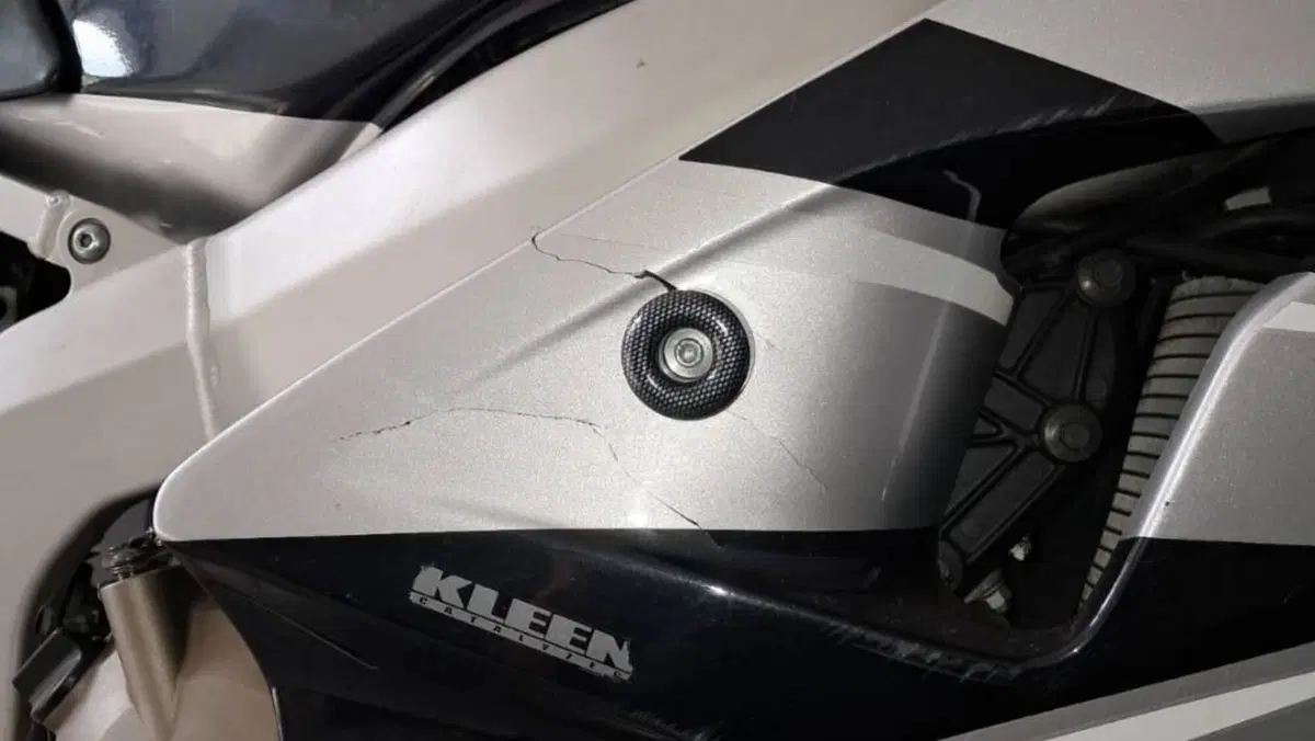 Kawasaki Ninja 600 ZX-6R (2000 - 02)  (3)