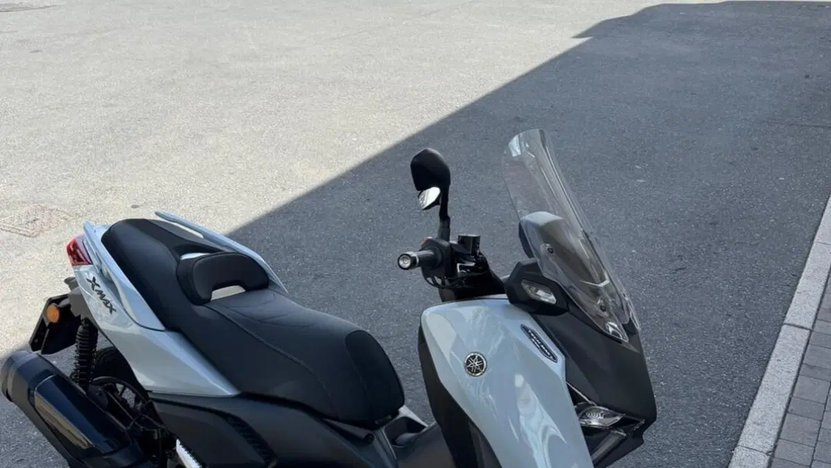 Yamaha X-Max 300 Tech Max+ (2025 - 26) 