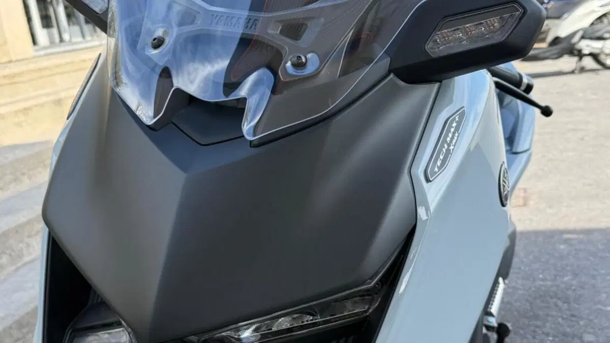 Yamaha X-Max 300 Tech Max+ (2025 - 26)  (4)