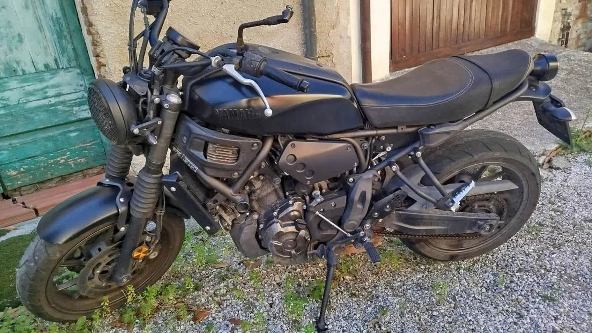 Yamaha XSR 700 ABS (2016 - 20)  (2)