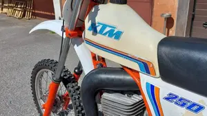 KTM   (3)