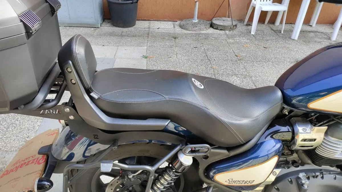 Royal Enfield Super Meteor 650 (2023 - 26)  (5)