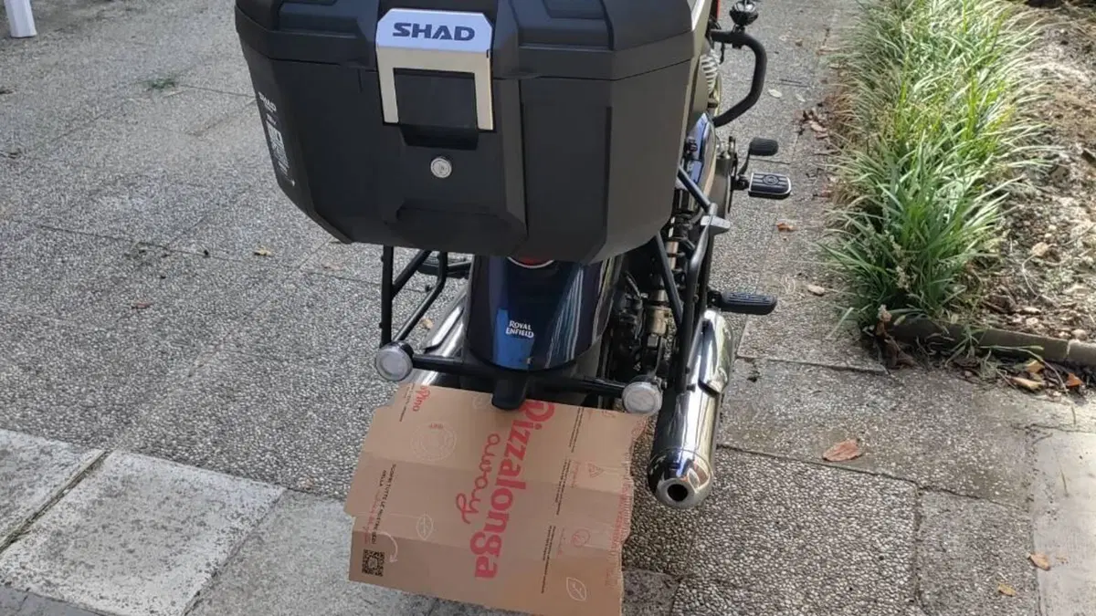 Royal Enfield Super Meteor 650 (2023 - 26)  (7)