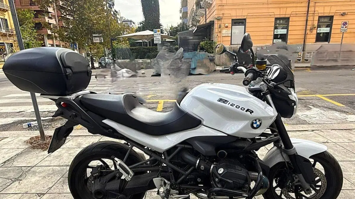 Bmw R 1200 R (2011 - 14)  (2)