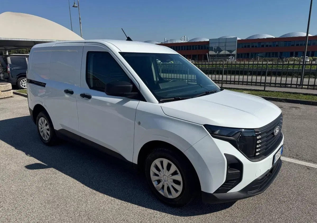Ford Transit Courier Furgone 1.5 ecoblue 100cv Trend (2)