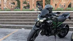 Kawasaki Z 900 (2025 - 27)  (5)