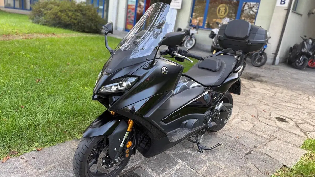 Yamaha T-Max 560 (2022 - 24)  (2)