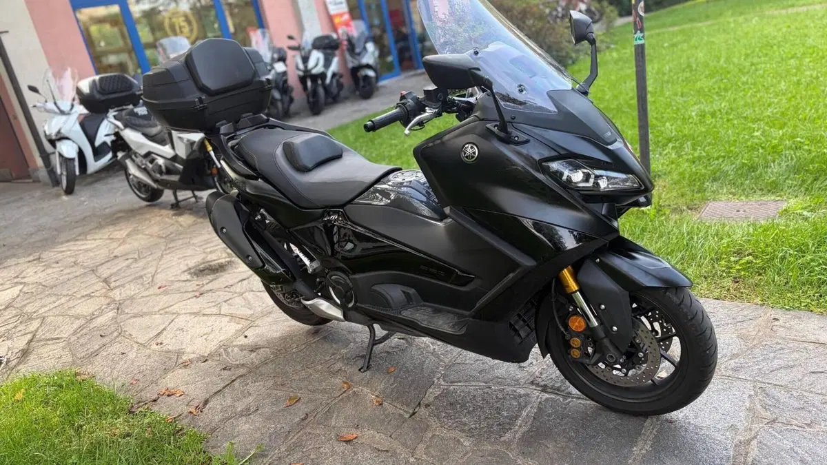 Yamaha T-Max 560 (2022 - 24)  (4)