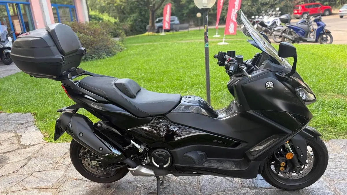 Yamaha T-Max 560 (2022 - 24)  (5)