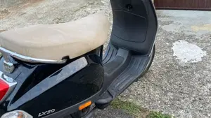 Vespa LX 50 4T (2009 - 14)  (2)