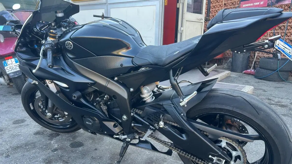 Yamaha YZF R6 (2017 - 20)  (2)