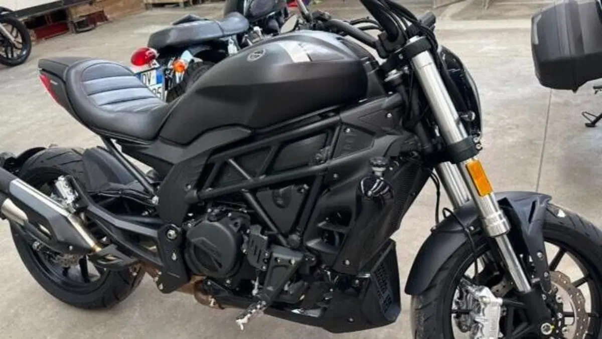 Benelli 502 C (2021 - 25)  (3)