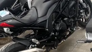 Benelli 502 C (2021 - 25)  (4)
