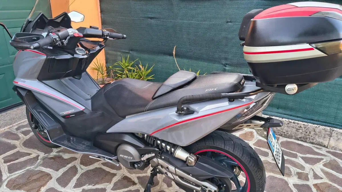 Kymco AK 550 (2017 - 19)  (4)