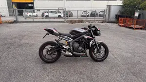Triumph Street Triple RS (2020 - 22)  (2)