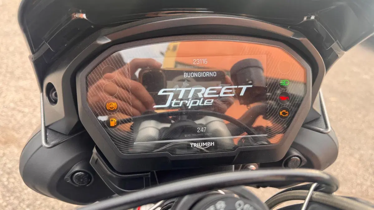 Triumph Street Triple RS (2020 - 22)  (5)