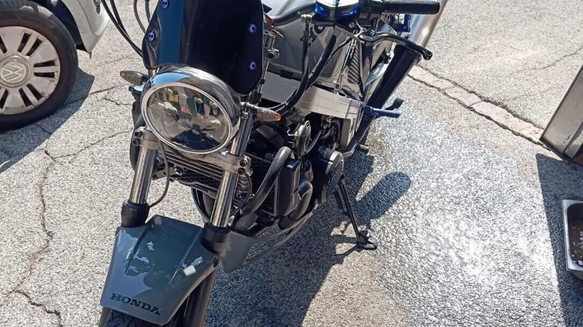 Honda VFR 750 F (1986 - 87) 