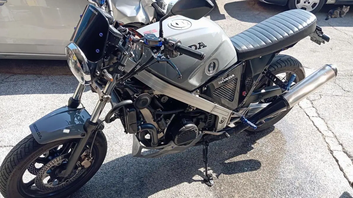 Honda VFR 750 F (1986 - 87)  (3)