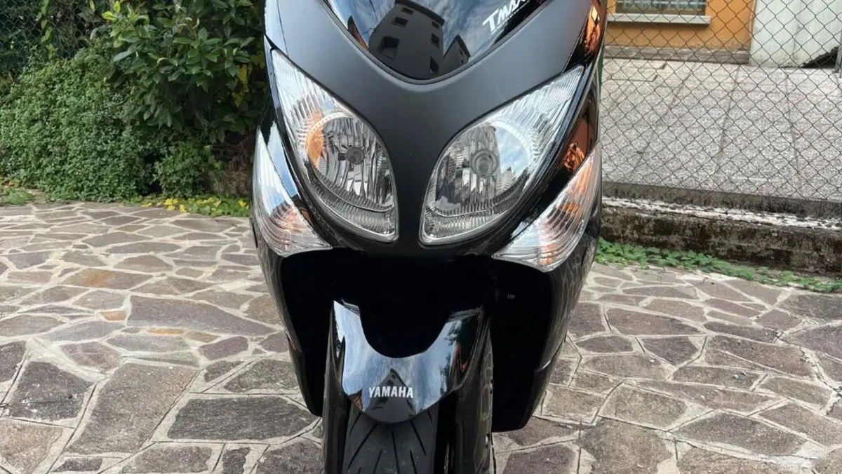 Yamaha T-Max 500 White Max (2010 - 11)  (3)