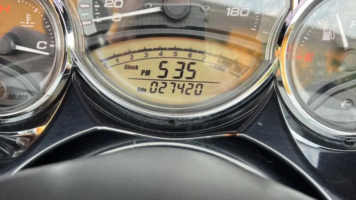Yamaha T-Max 500 White Max (2010 - 11)  (5)