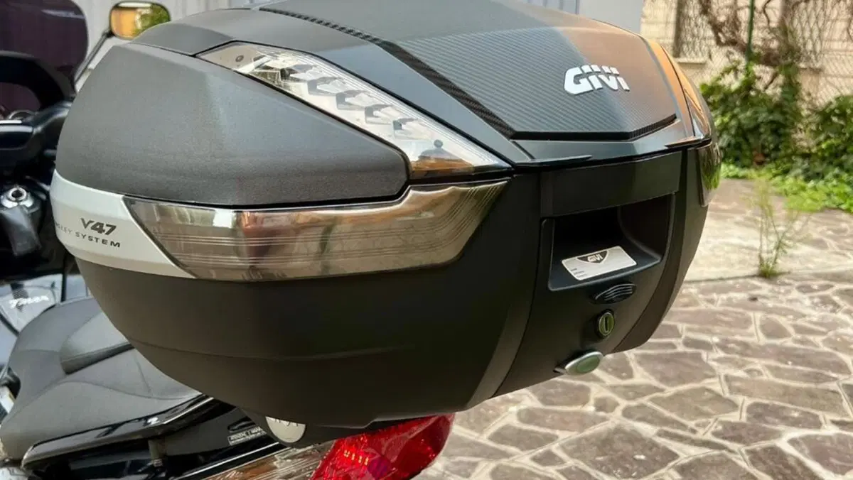 Yamaha T-Max 500 White Max (2010 - 11)  (7)