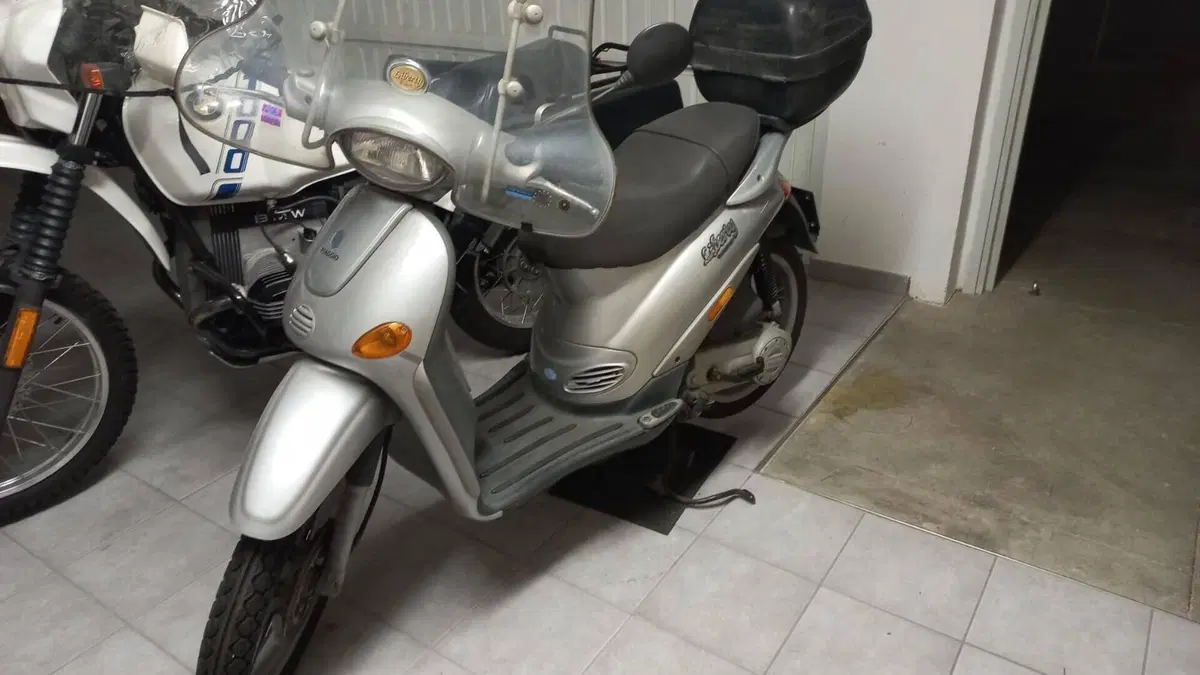Piaggio Liberty 50 4T (2002 - 03)  (2)