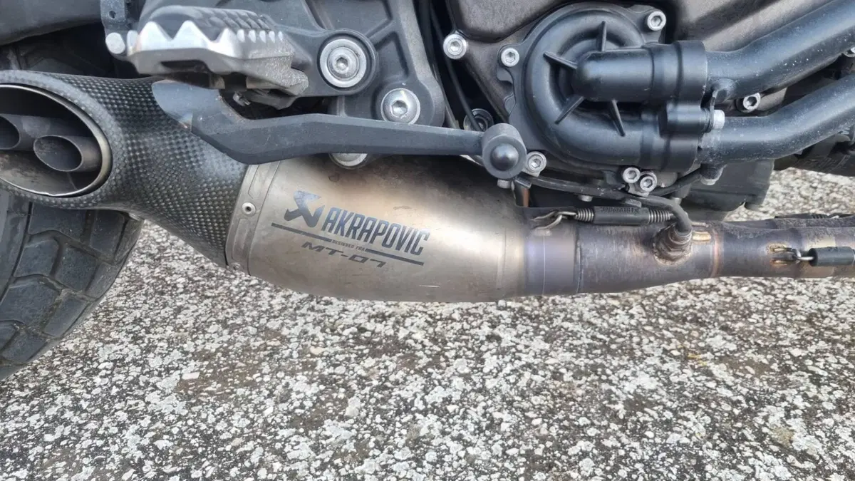 Yamaha XSR 700 XTribute (2021)  (2)