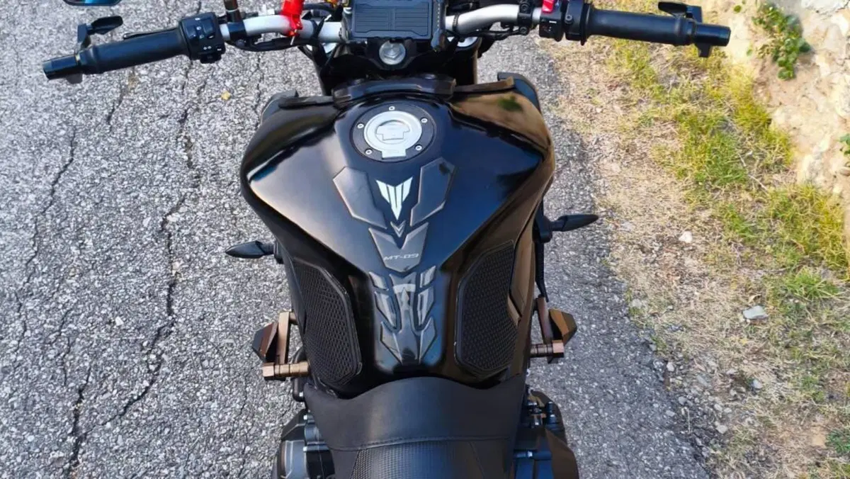 Yamaha MT-09 (2017 - 20)  (13)