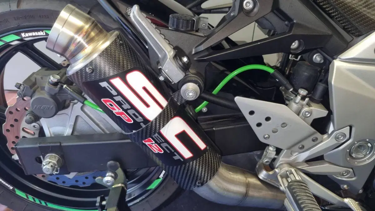Kawasaki Z 750 (2007 - 14)  (9)