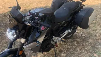 Bmw F 900 R (2021 - 24) usata