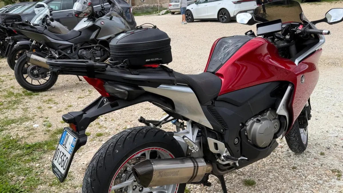 Honda VFR 1200 F ABS (2009 - 16)  (2)