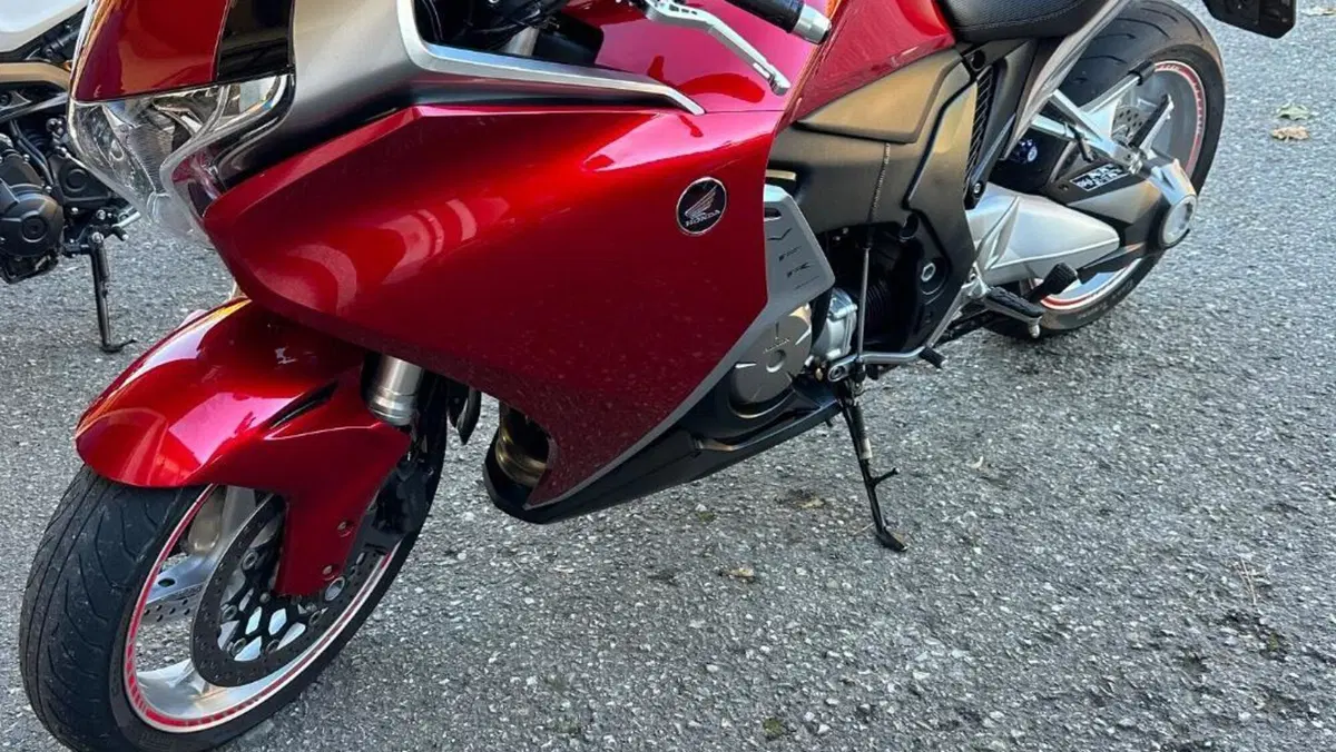 Honda VFR 1200 F ABS (2009 - 16)  (9)