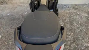 Piaggio MP3 530 Hpe Exclusive (2025 - 26)  (2)