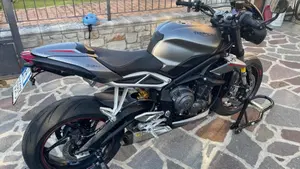 Triumph Street Triple RS (2017 - 19)  (3)